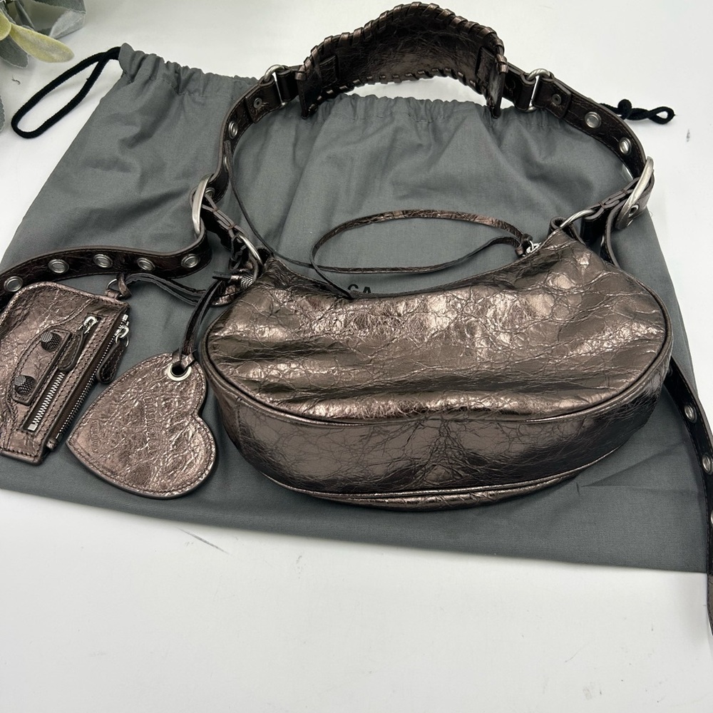 Women's Balenciaga LE CAGOLE XS metallic leather shoulder bag NWT - Picture 8 of 16
